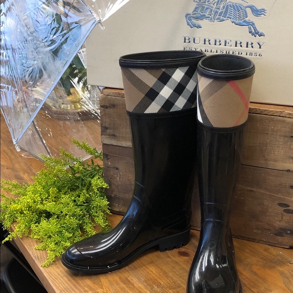 Burberry Shoes - 🔥24 Hour sale🔥NWOT Burberry Rain Boots